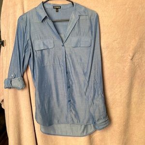 Used great condition, 60% Polyester 40% Viscose, pockets, long sleeves.
